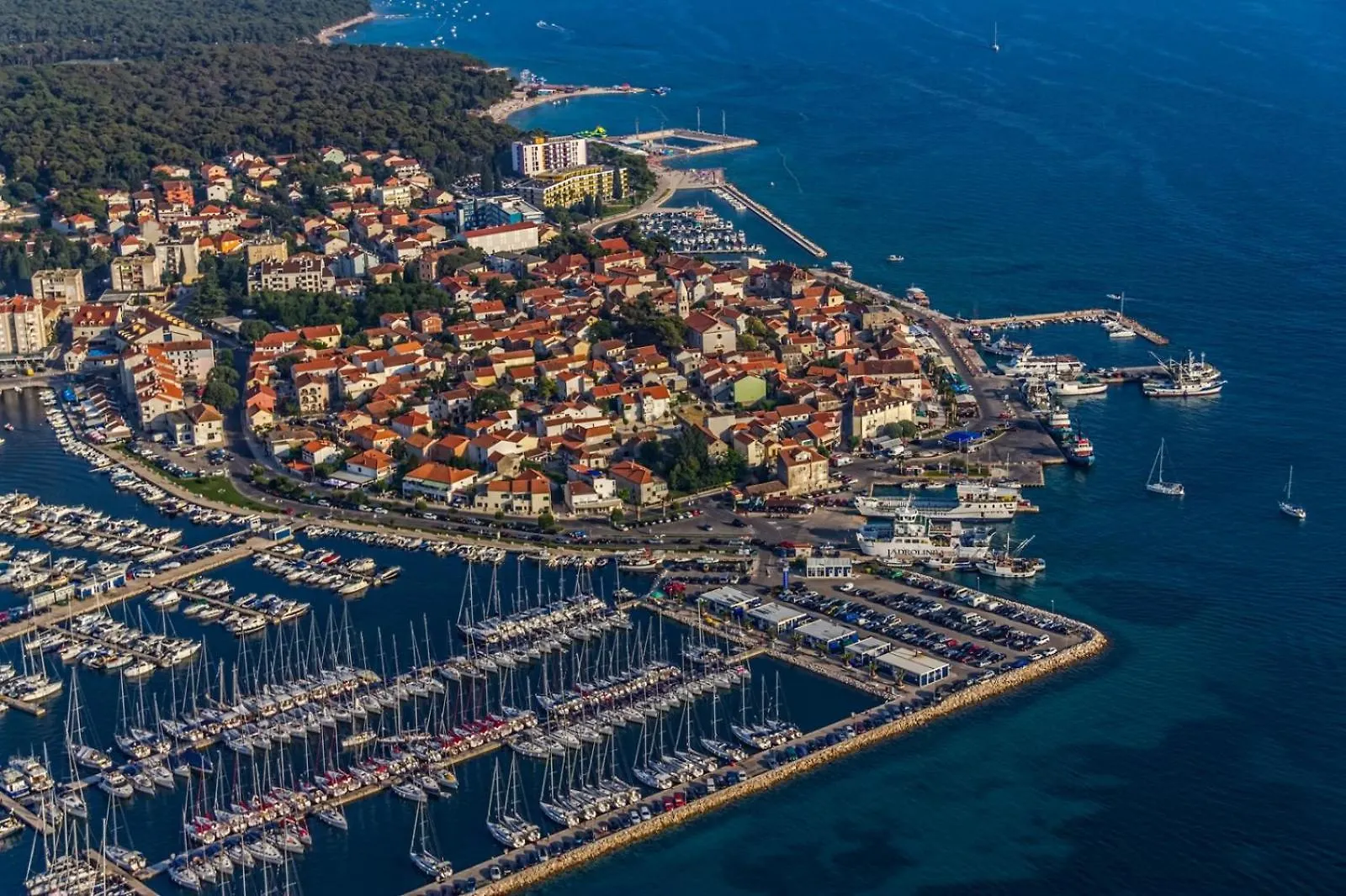 Apartment In Biograd Na Moru With Terrace, Air Conditioning, Wi-Fi, Dishwasher