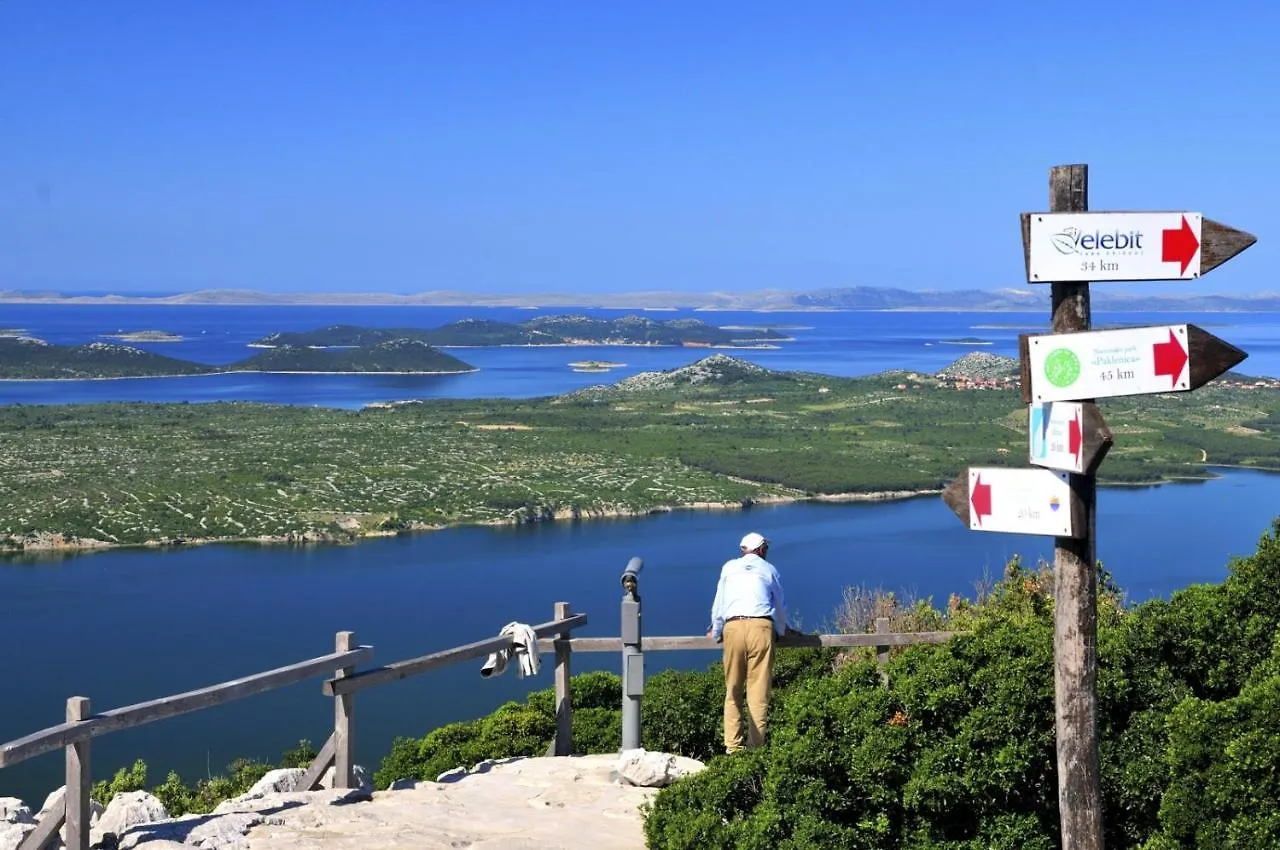 Apartment In Biograd Na Moru With Terrace, Air Conditioning, Wi-Fi, Dishwasher